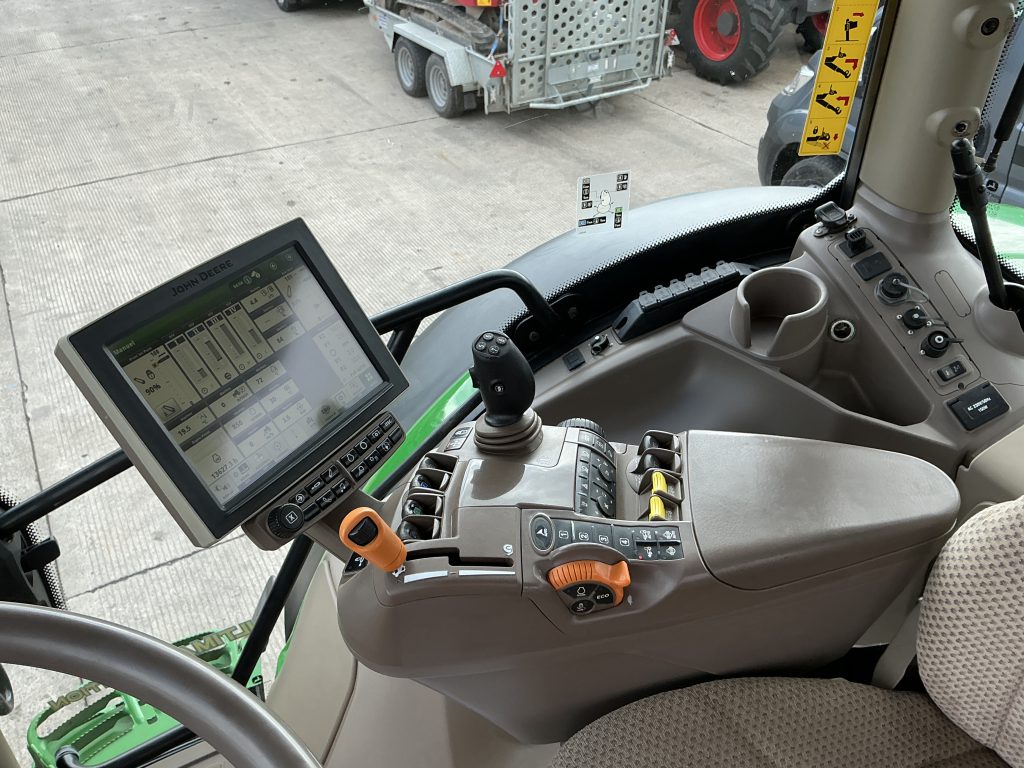 John Deere 6195R Tractor (ST24010)