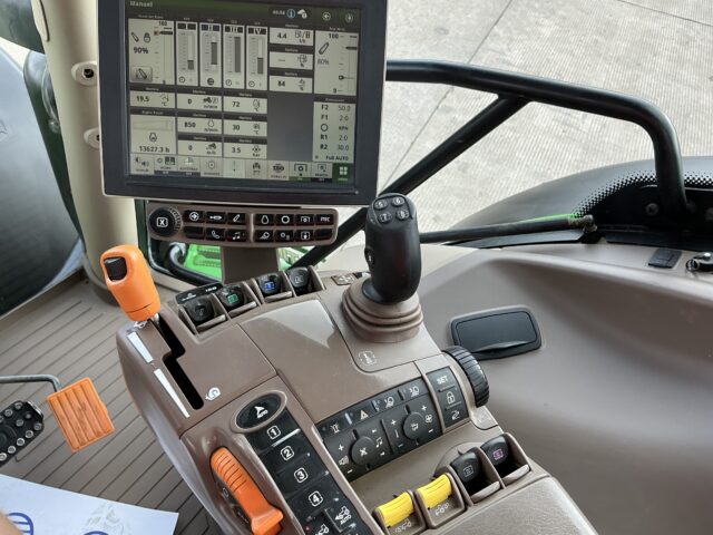 John Deere 6195R Tractor (ST24010)