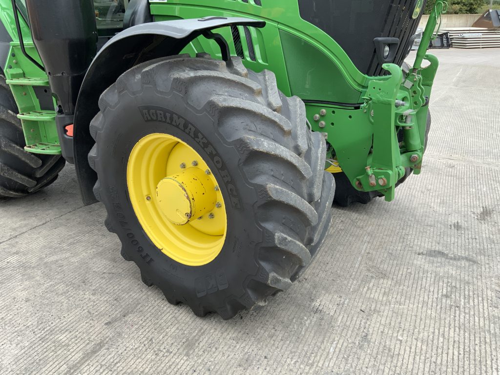 John Deere 6215R Tractor (ST23353)