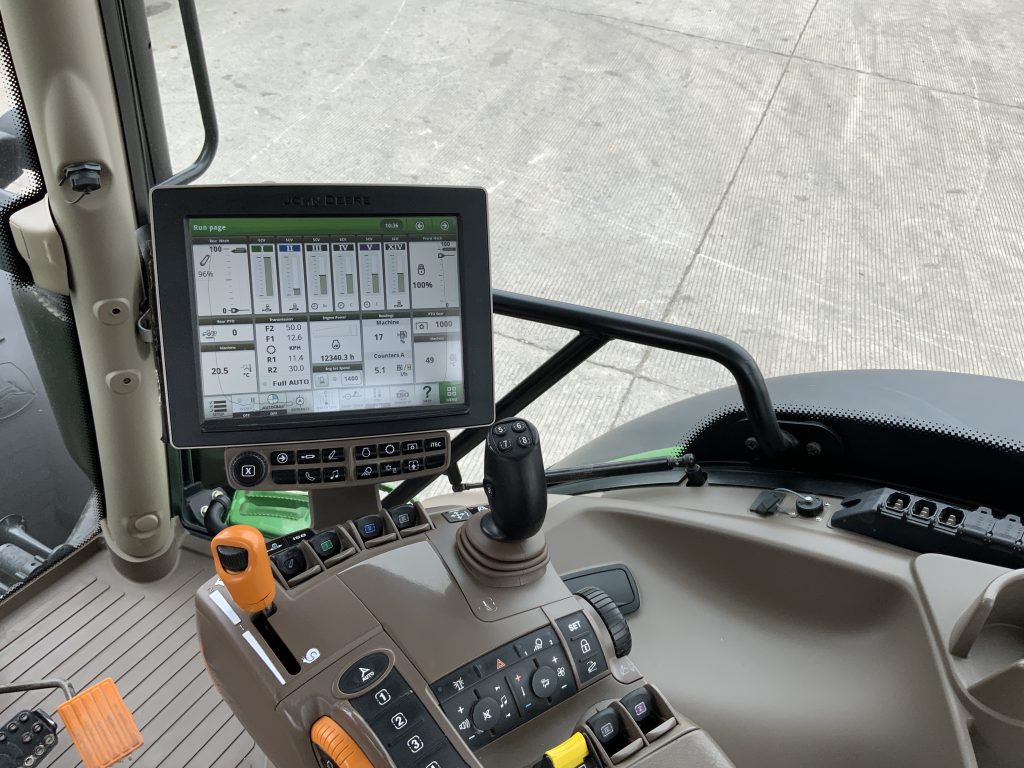 John Deere 6215R Tractor (ST23353)