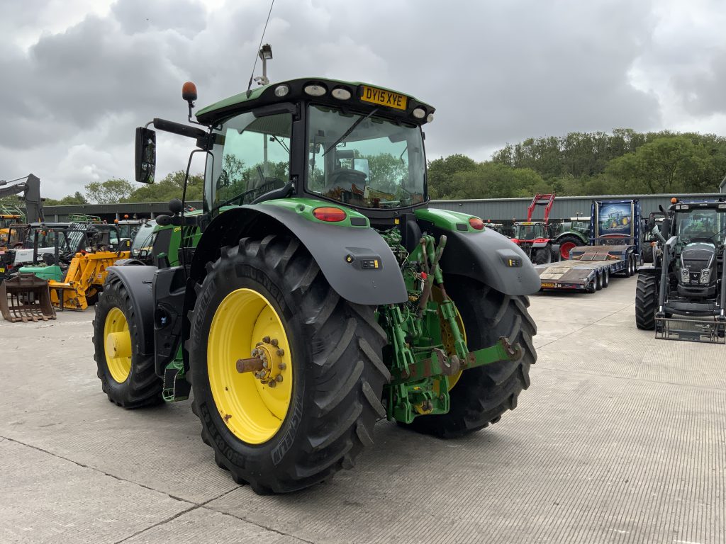 John Deere 6215R Tractor (ST23802)