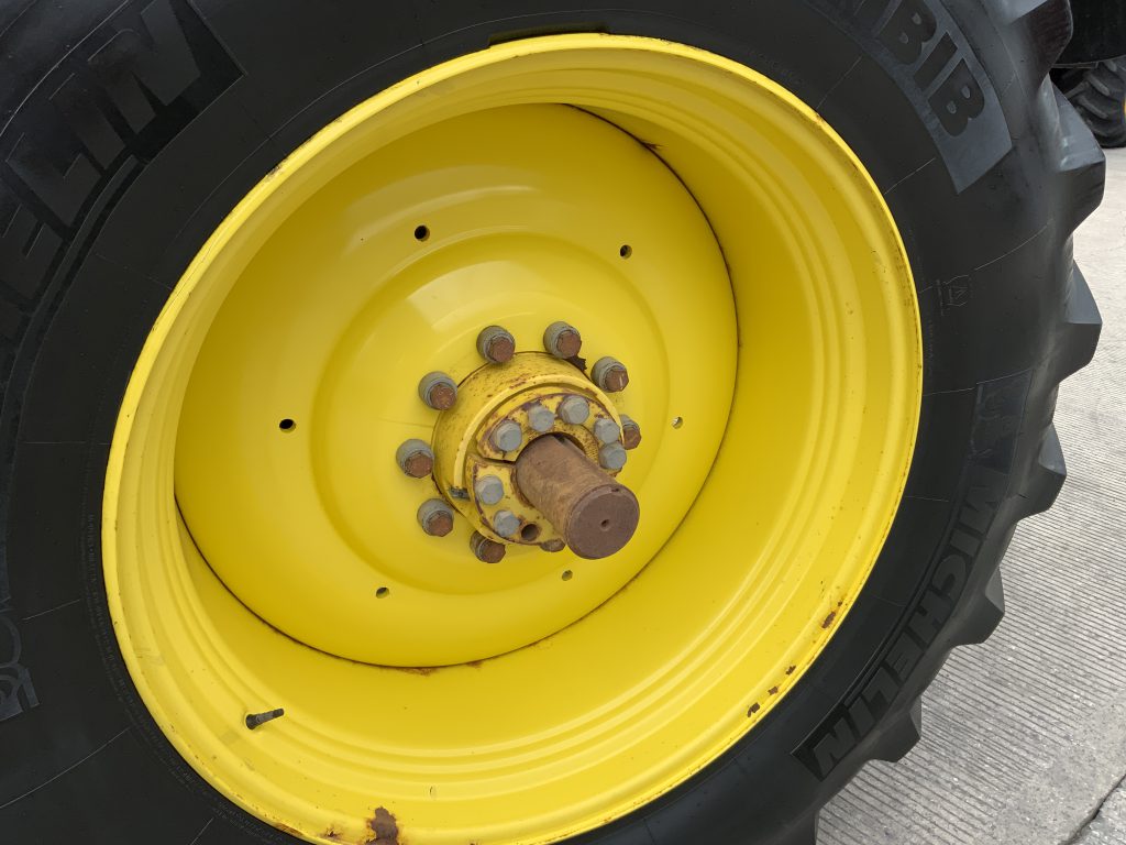 John Deere 6215R Tractor (ST23802)