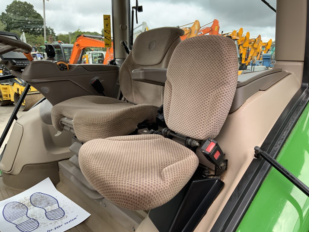 John Deere 6215R Tractor (ST23802)