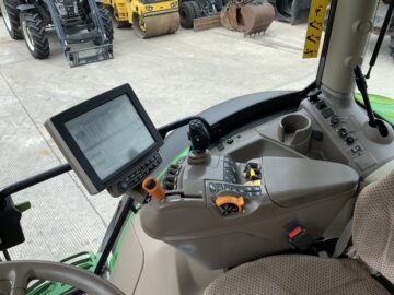 John Deere 6215R Tractor (ST23802)