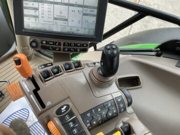 John Deere 6215R Tractor (ST23802)