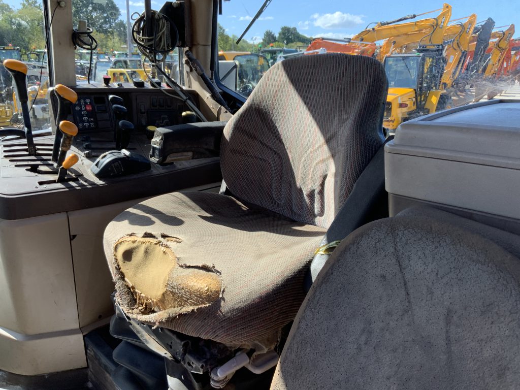 John Deere 6810 Tractor (ST23891)