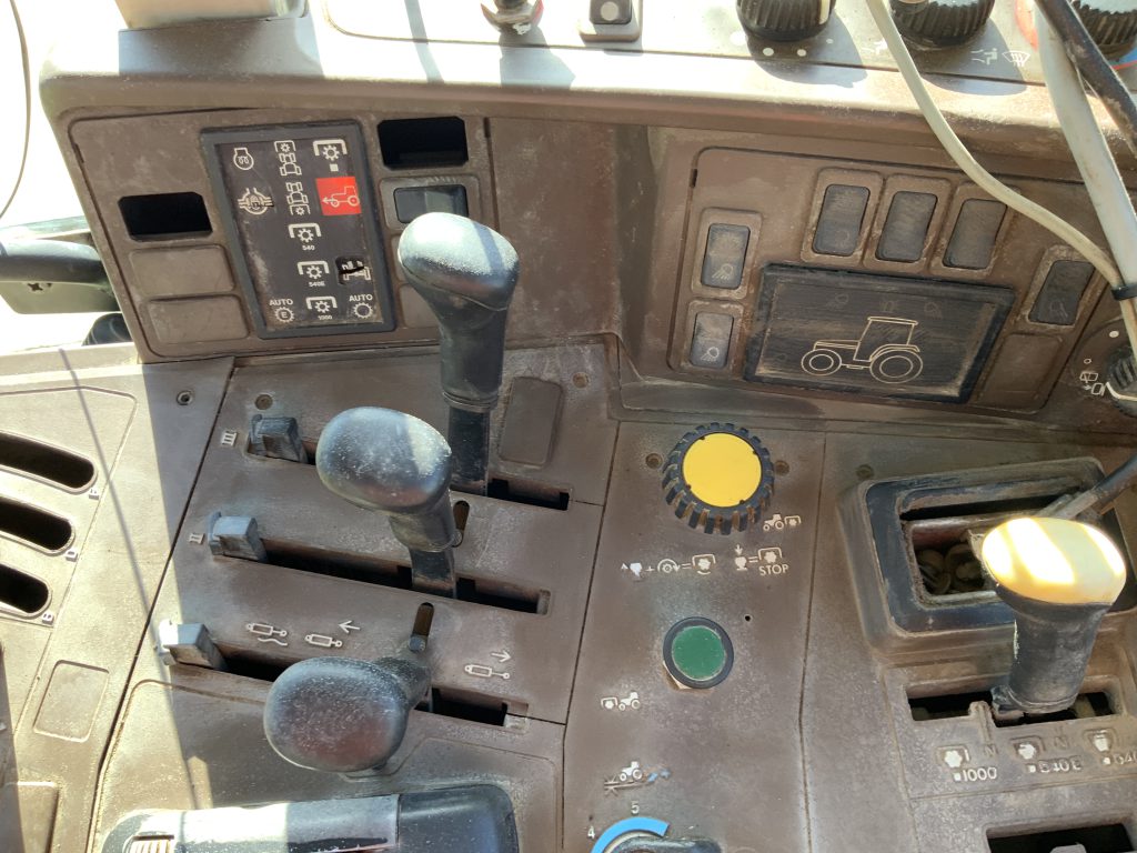 John Deere 6810 Tractor (ST23891)