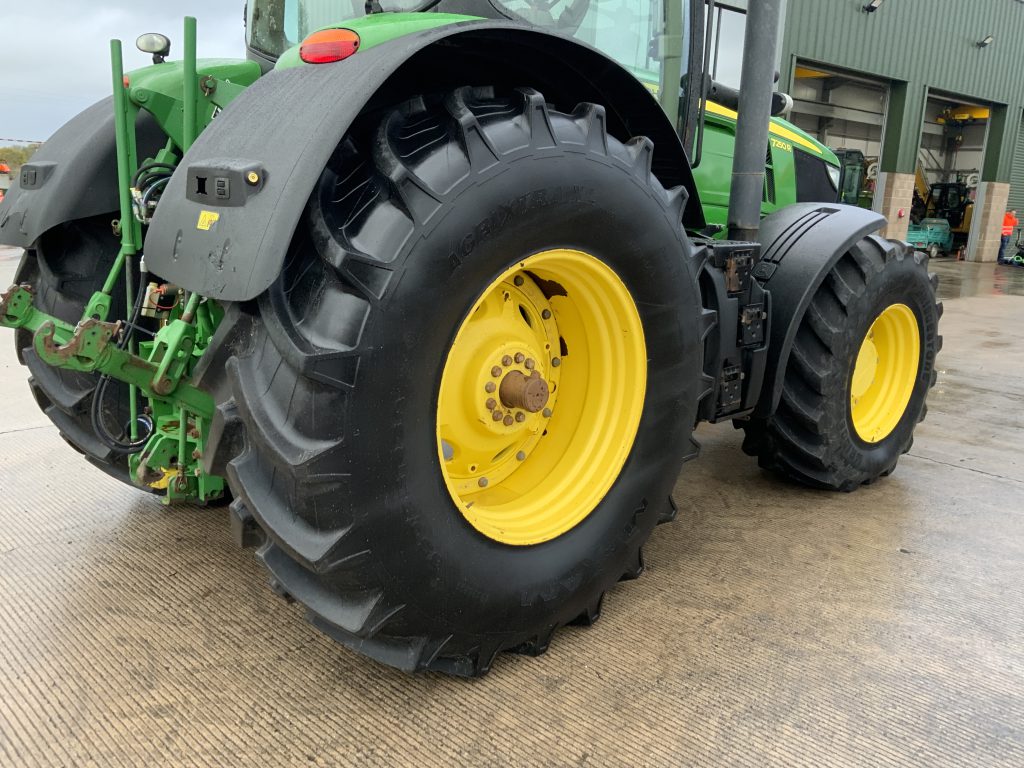 John Deere 7250R Tractor (ST24557)