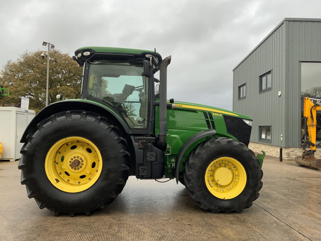 John Deere 7250R Tractor (ST24557)