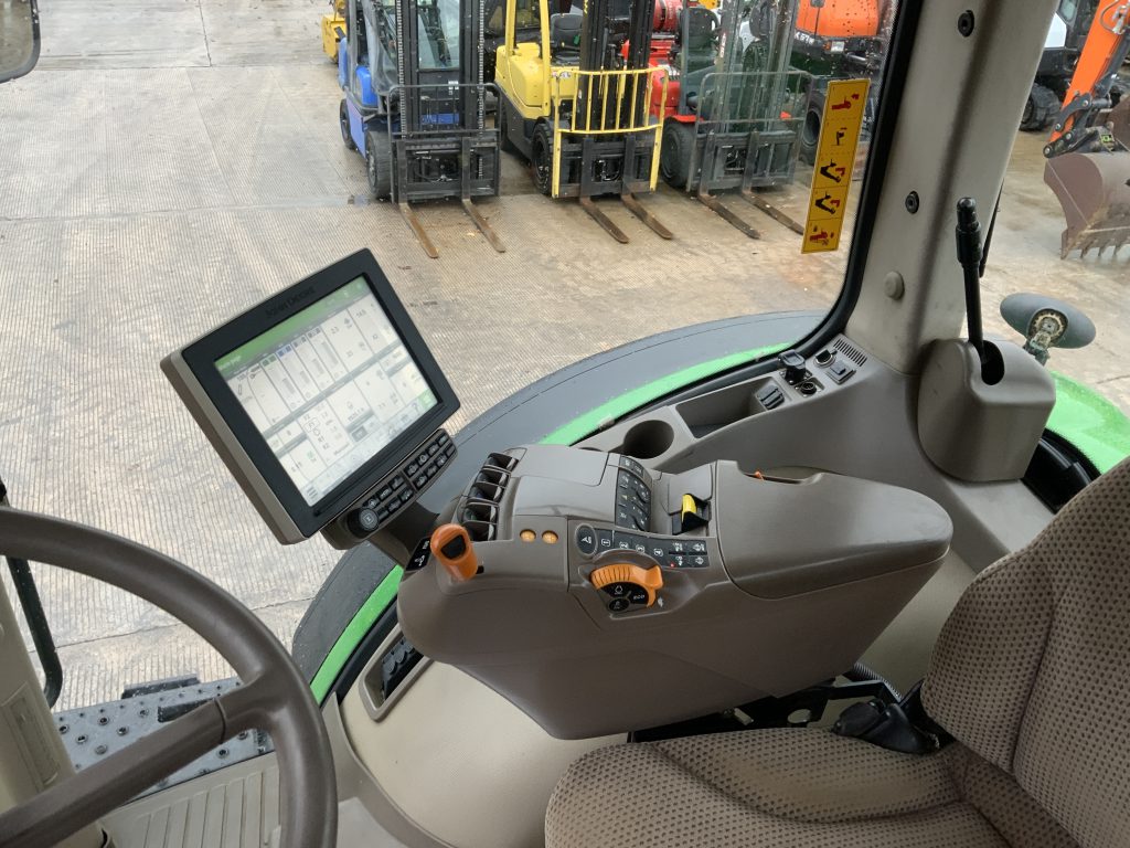 John Deere 7250R Tractor (ST24557)