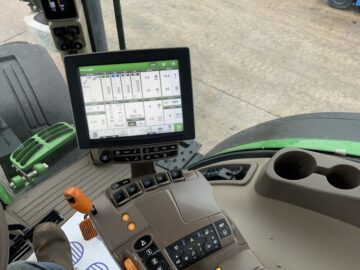 John Deere 7250R Tractor (ST24557) John Deere 7250R Tractor (ST24557)