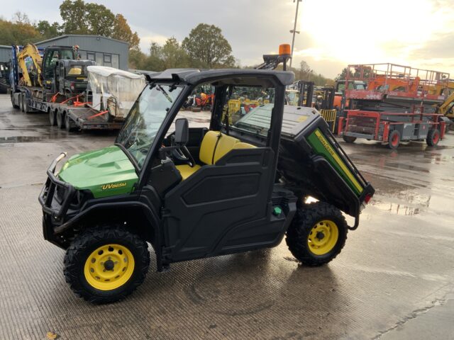 John Deere XUV 865M Gator (ST24808)