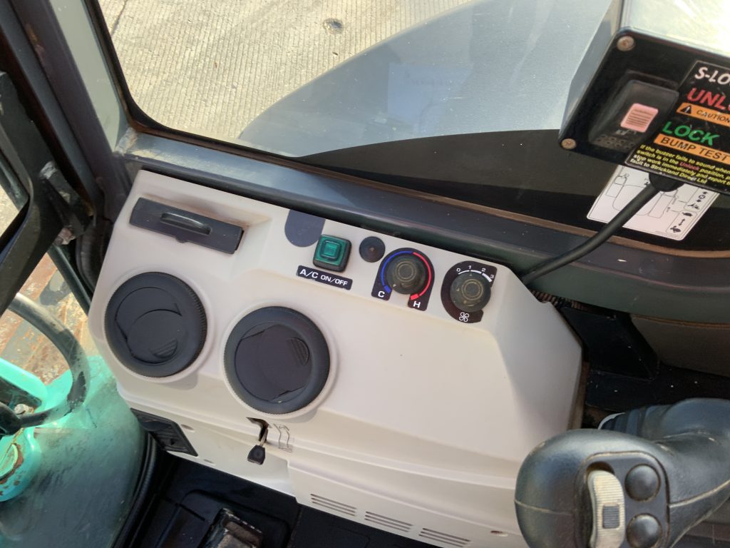 Kobelco SK28 SR-6 Digger (ST24947)