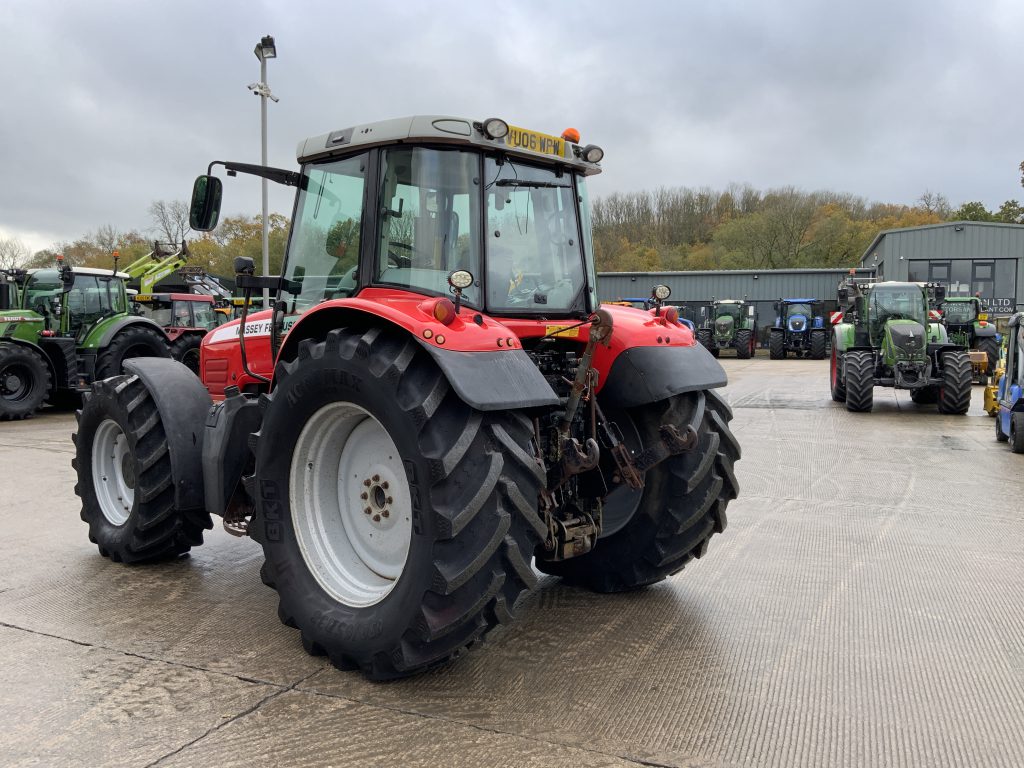 Massey Ferguson 6480 DYNA-6 Tractor (ST24945)