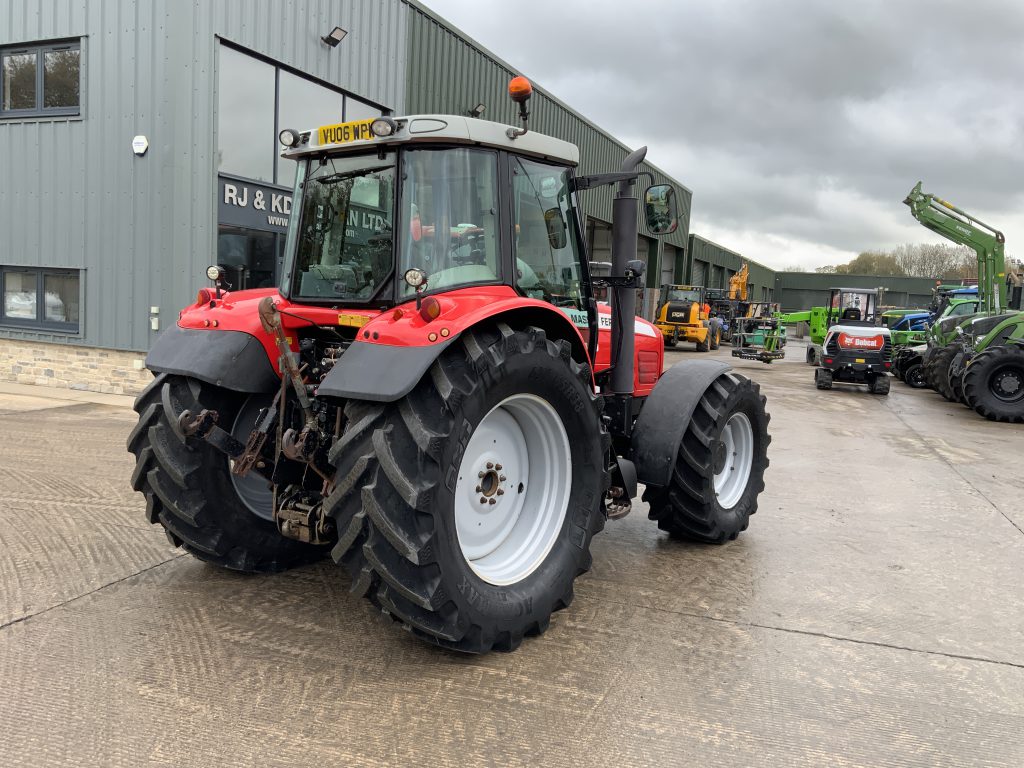 Massey Ferguson 6480 DYNA-6 Tractor (ST24945)