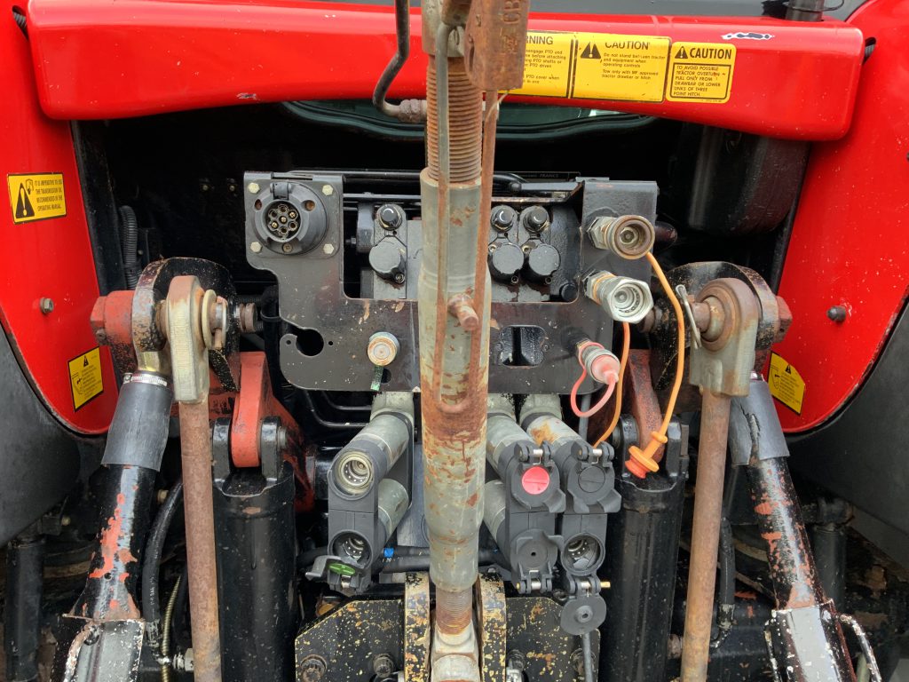 Massey Ferguson 6480 DYNA-6 Tractor (ST24945)