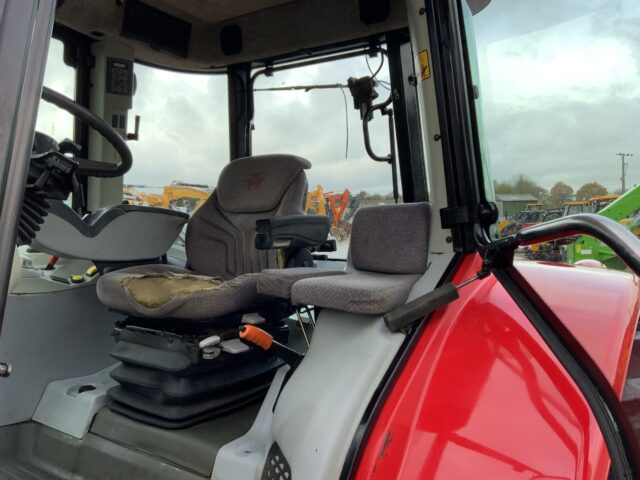 Massey Ferguson 6480 DYNA-6 Tractor (ST24945)