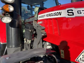 Massey Ferguson 6714S Dyna 6 Tractor (ST25200)
