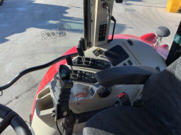 Massey Ferguson 6714S Dyna 6 Tractor (ST25200)