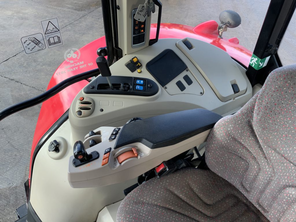 Massey Ferguson 6714S Dyna6 Tractor (ST24943)