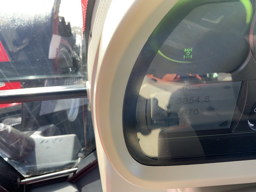 Massey Ferguson 6714S Dyna6 Tractor (ST24943)