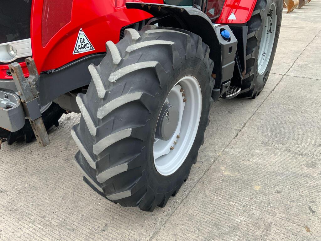 Massey Ferguson 6716s Dyna 6 Tractor (ST24184)