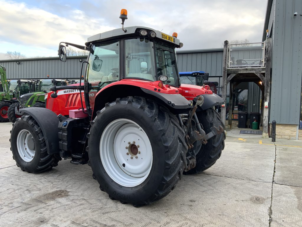 Massey Ferguson 7620 DYNA-6 Tractor (ST24944)