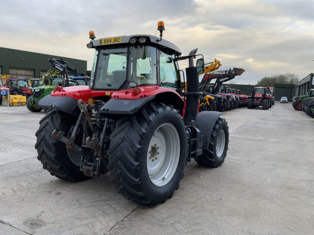 Massey Ferguson 7620 DYNA-6 Tractor (ST24944)