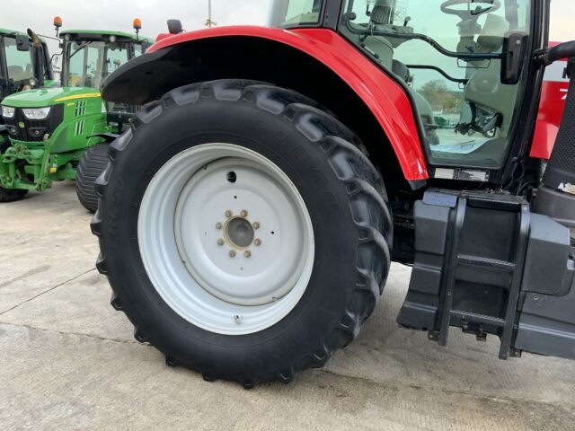 Massey Ferguson 7620 DYNA-6 Tractor (ST24944)