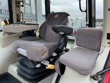 Massey Ferguson 7620 DYNA-6 Tractor (ST24944)