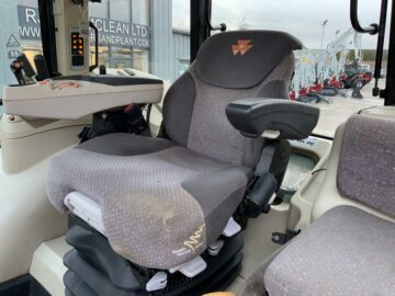 Massey Ferguson 7620 DYNA-6 Tractor (ST24944)