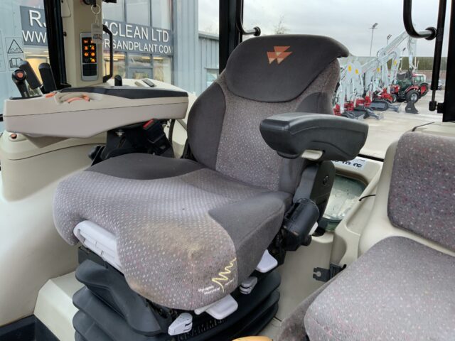 Massey Ferguson 7620 DYNA-6 Tractor (ST24944)