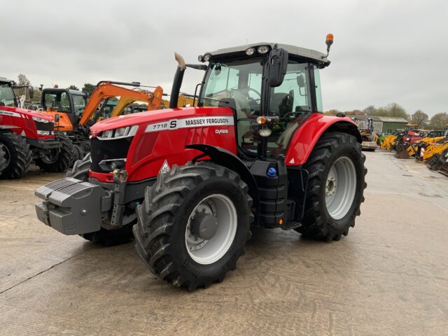 Massey Ferguson 7718 DYNA-6 Tractor (ST25011)