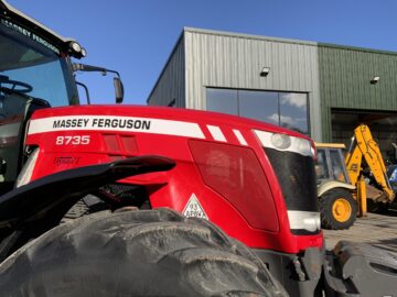 Massey Ferguson 8735 Dyna VT Tractor (ST25013)