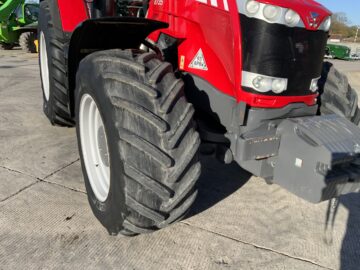 Massey Ferguson 8735 Dyna VT Tractor (ST25013)