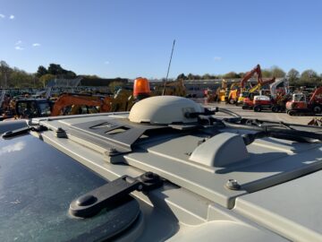 Massey Ferguson 8735 Dyna VT Tractor (ST25013)