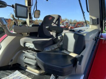 Massey Ferguson 8735 Dyna VT Tractor (ST25013)