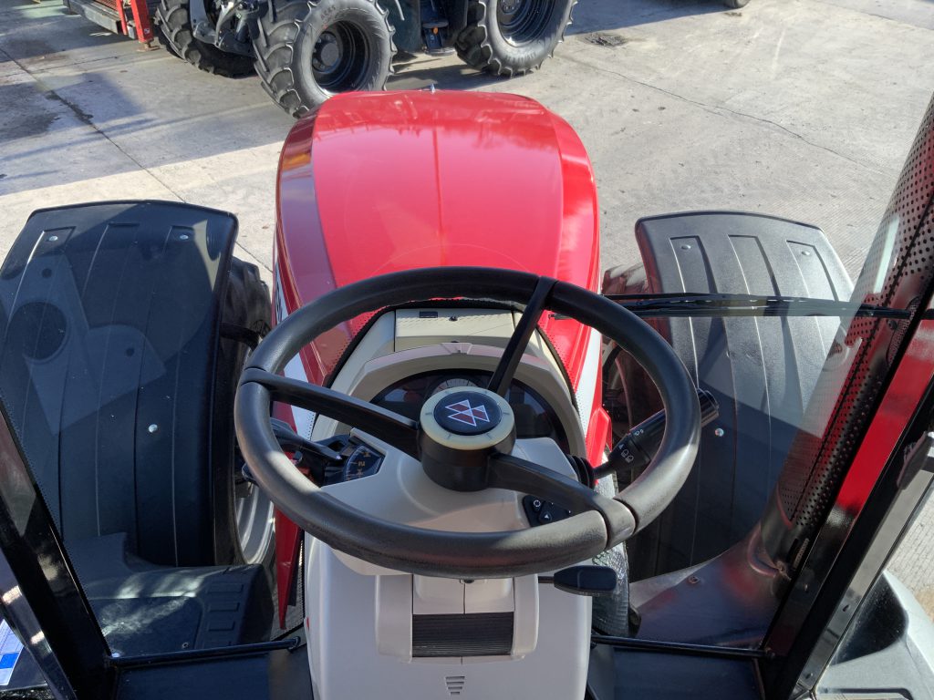 Massey Ferguson 8735 Dyna VT Tractor (ST25013)