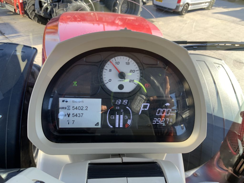 Massey Ferguson 8735 Dyna VT Tractor (ST25013)