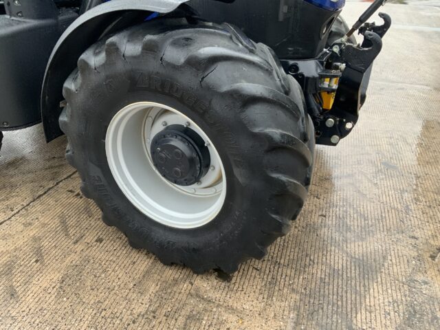 New Holland T7.225 Blue Power Tractor (ST25102)