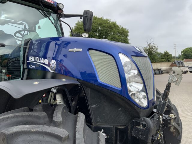New Holland T7.270 Blue Power Tractor (ST23715)