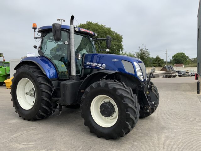 New Holland T7.270 Blue Power Tractor (ST23715)