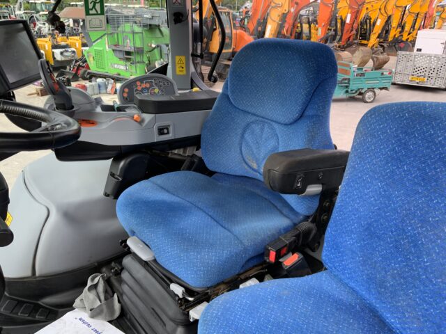 New Holland T7.270 Blue Power Tractor (ST23715)