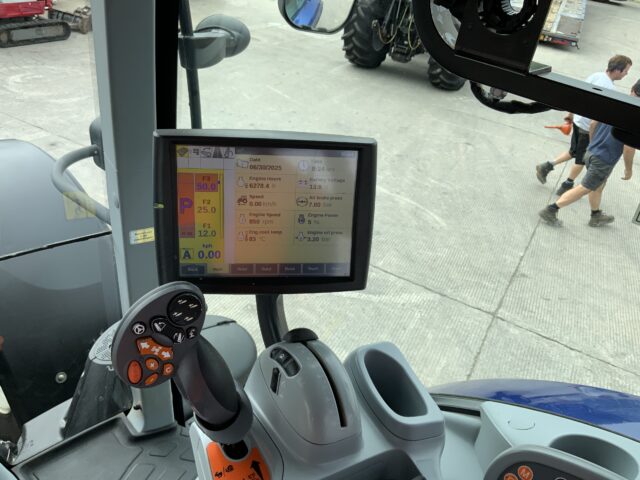 New Holland T7.270 Blue Power Tractor (ST23715)