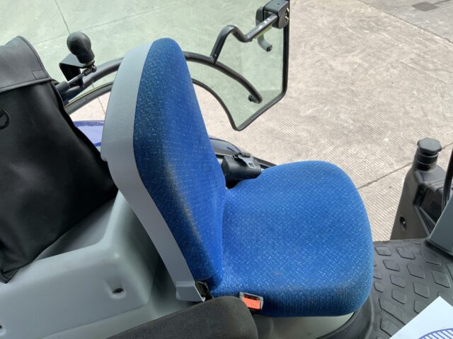 New Holland T7.270 Blue Power Tractor (ST23715)