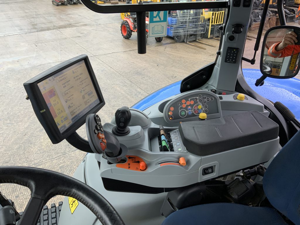 New Holland T7.290 Auto Command Tractor (ST25062)