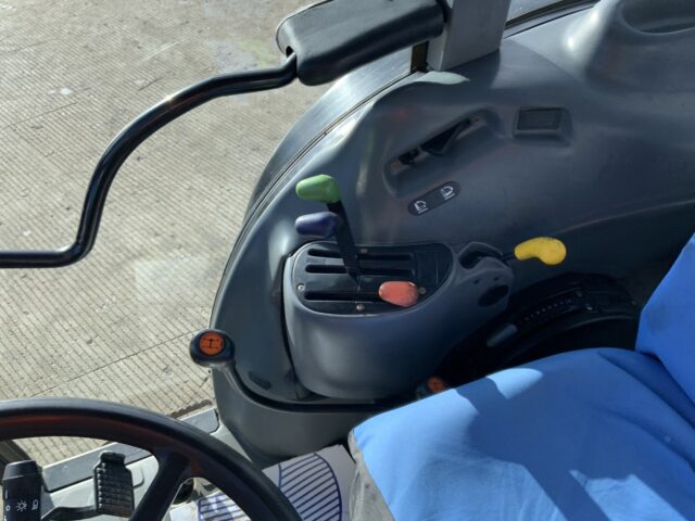 New Holland TN75s Super Steer Tractor (ST24490)