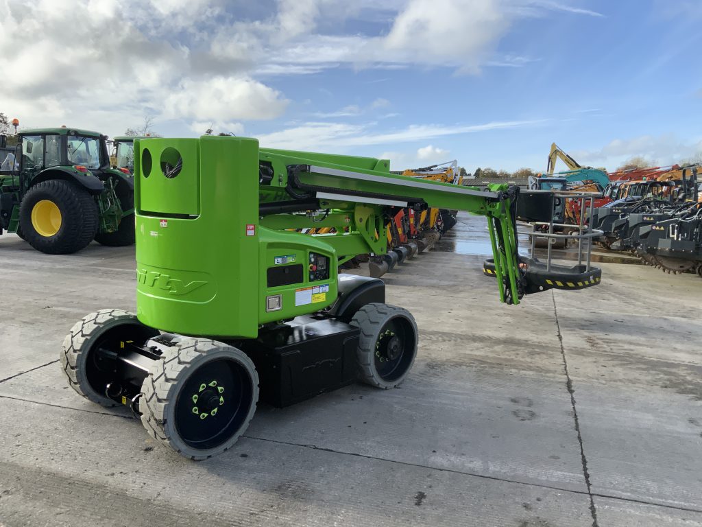 Nifty HR15N Hybrid Telescopic Platform (ST25089)