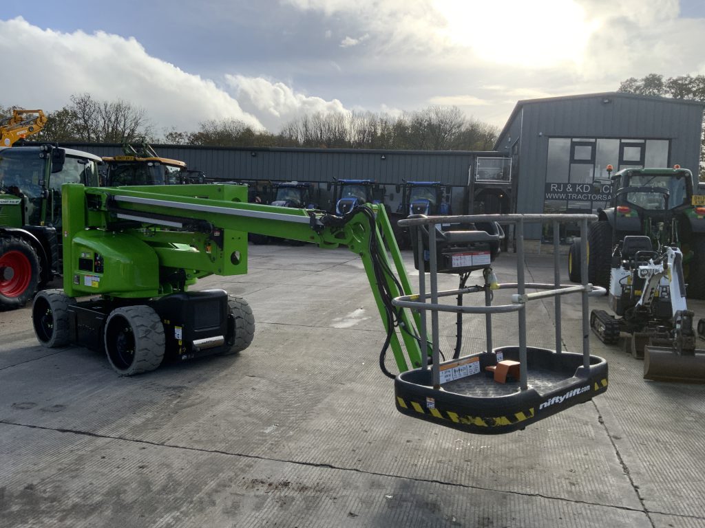 Nifty HR15N Hybrid Telescopic Platform (ST25089)