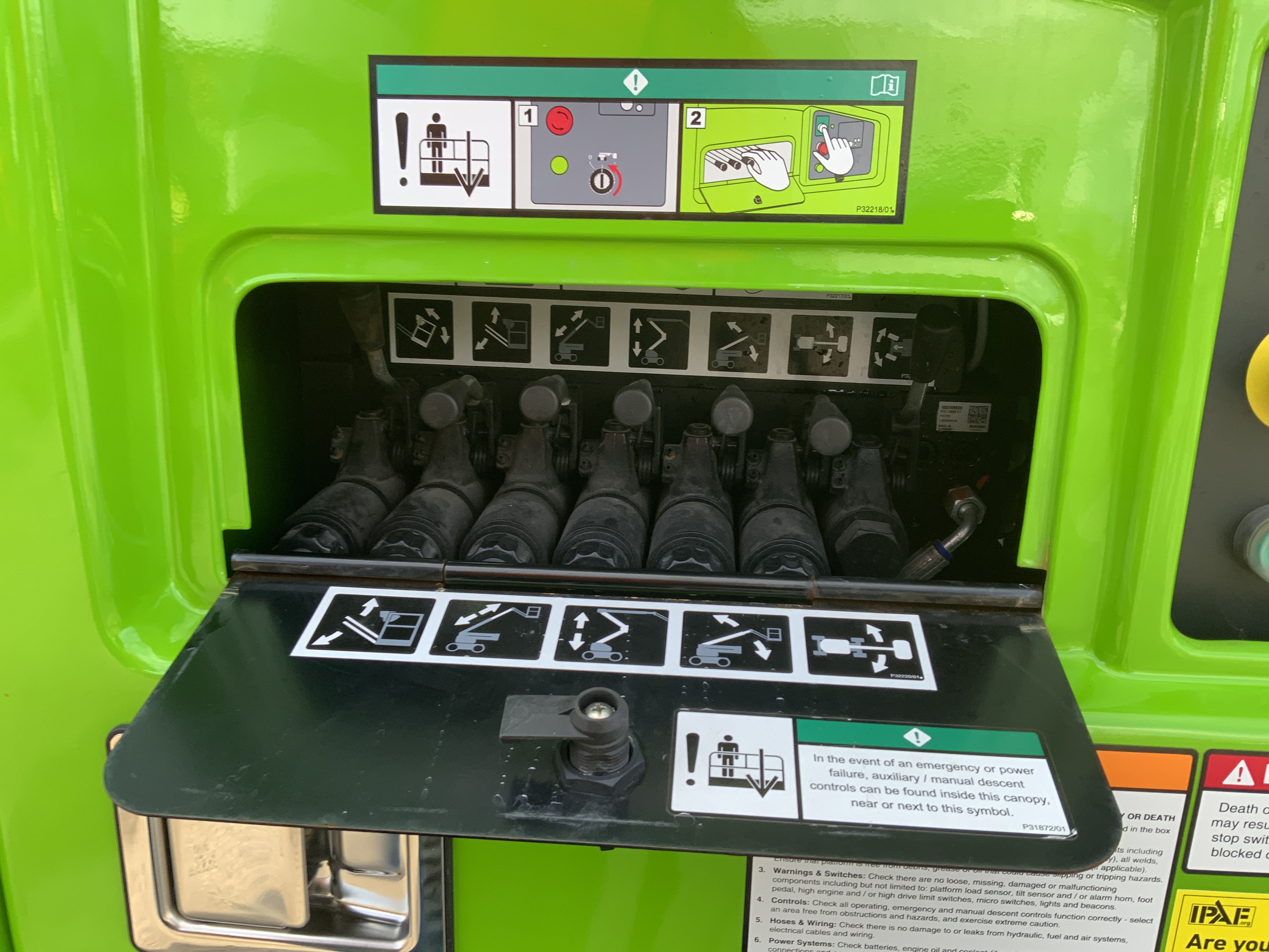 Nifty HR15N Hybrid Telescopic Platform (ST25089)